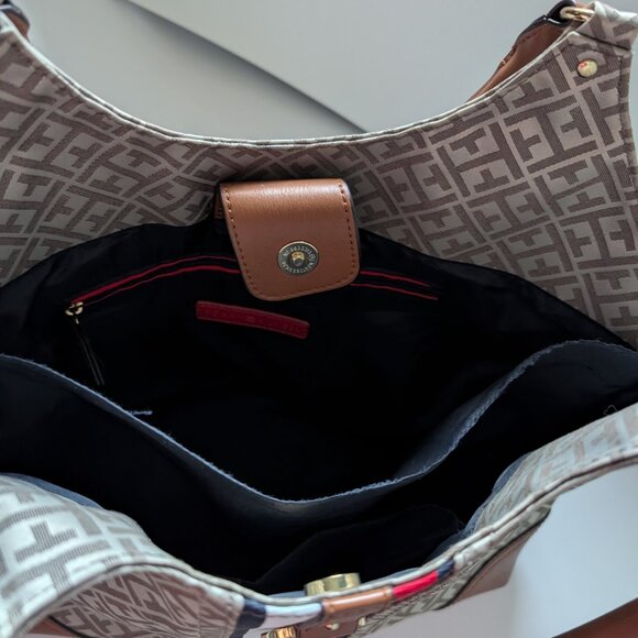 Tommy Hilfiger Tote Bag, Logo Print in khaki with brown faux leather details - Picture 7 of 10